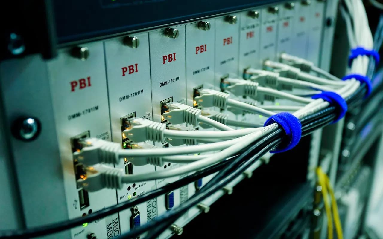 اربط الأنظمة دون تكرار الطلبات أو فقد التحديثات
